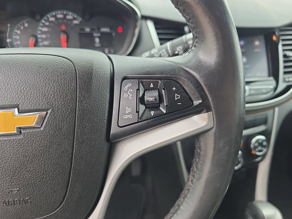 Used 2022 Chevrolet Trax LT w/ LT Convenience Package FWD image 18