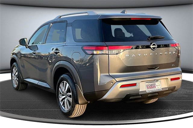 New 2025 Nissan Pathfinder SL image 3
