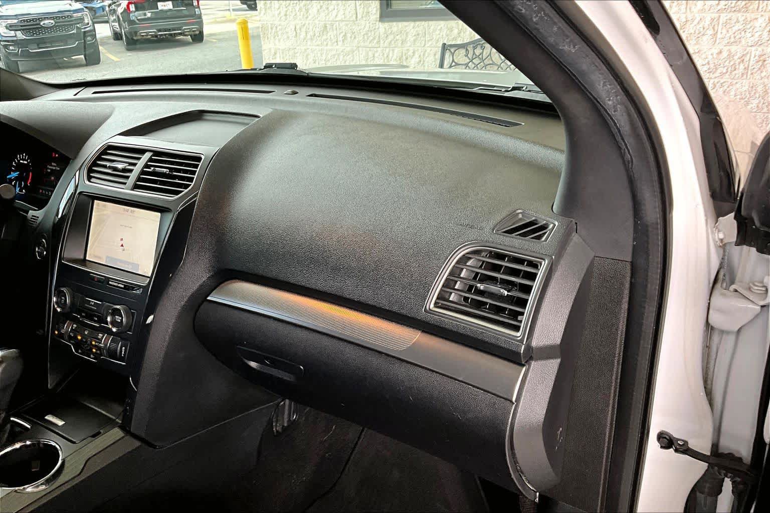 Used 2019 Ford Explorer XLT w/ Class III Trailer Tow Package FWD image 17