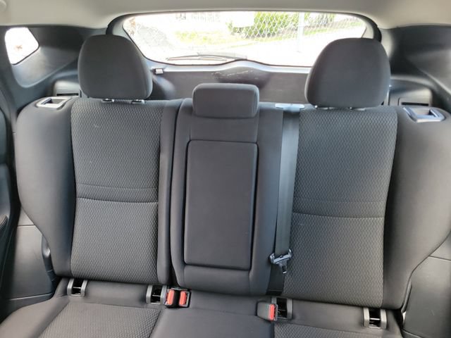 Used 2019 Nissan Rogue Sport S w/ Appearance Package FWD image 9