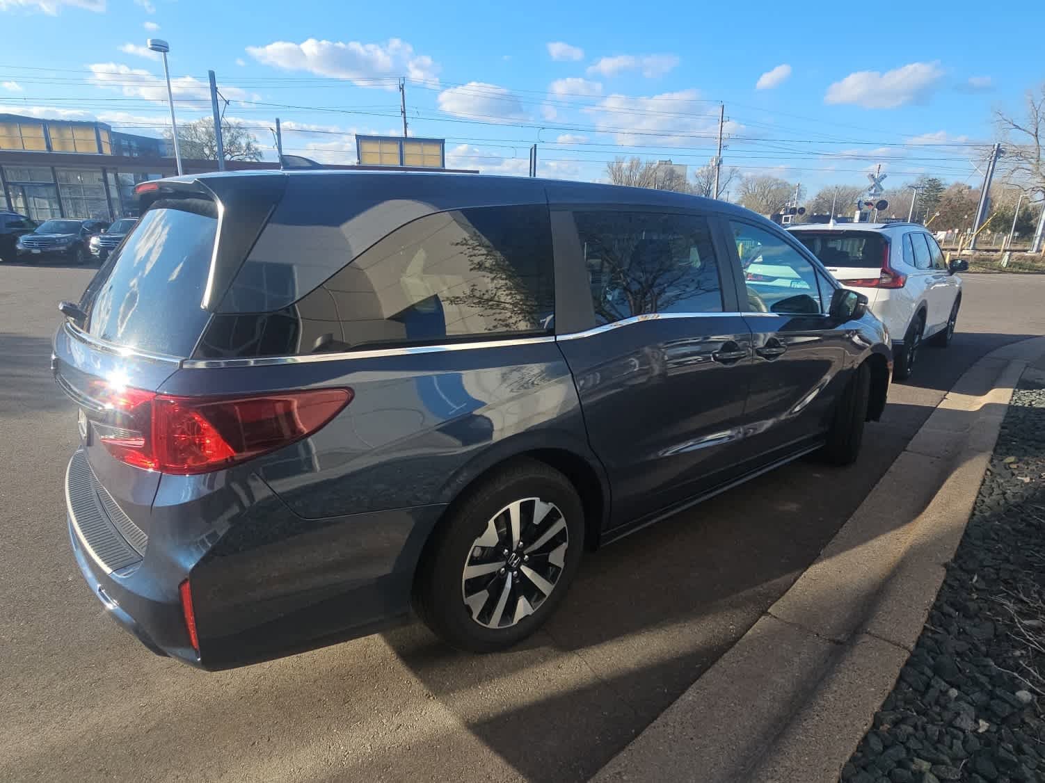 Used 2026 Honda Odyssey EX-L image 3