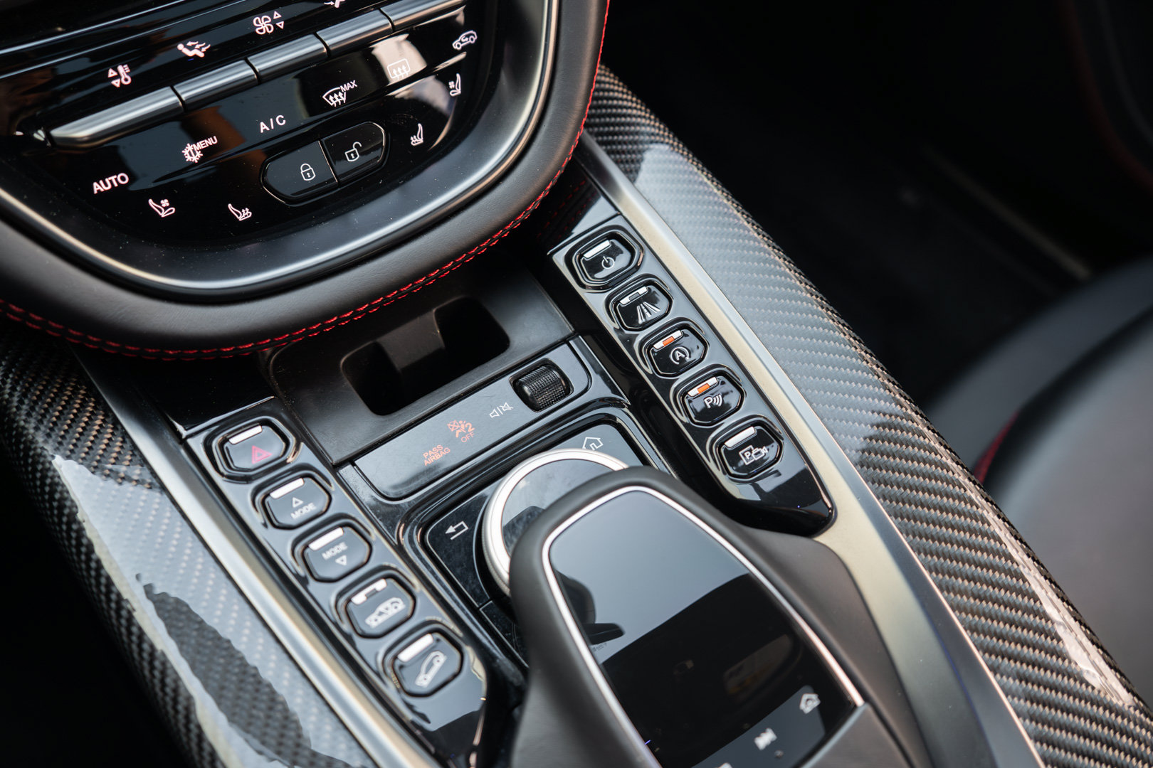 Used 2022 Aston Martin DBX AWD/4WD image 19