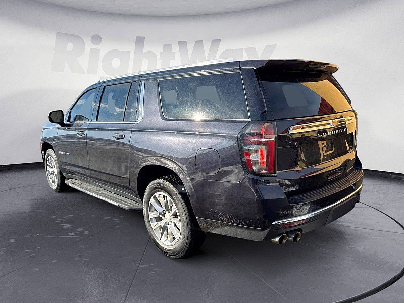 Used 2023 Chevrolet Suburban Premier AWD/4WD image 3