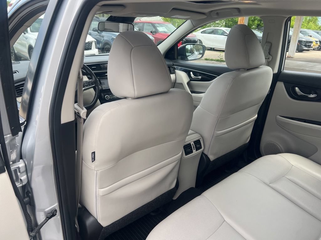 Used 2018 Nissan Rogue Sport SL w/ SL Premium Package AWD/4WD image 10