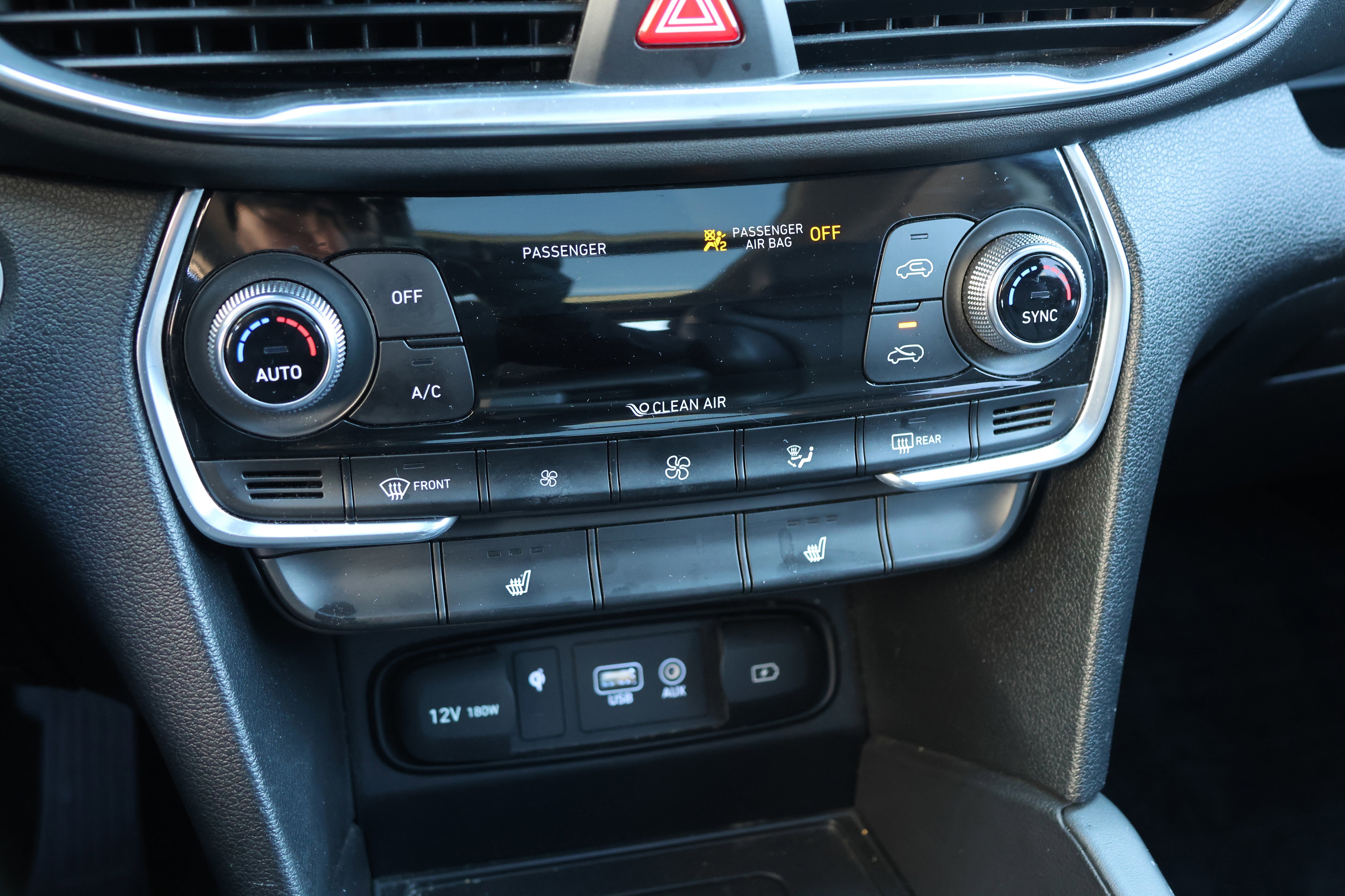 Used 2020 Hyundai Santa Fe SEL w/ Convenience + Premium Package image 26