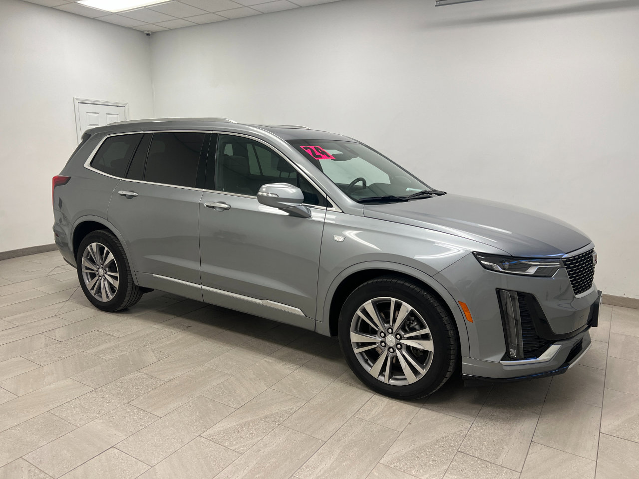 Used 2024 Cadillac XT6 Premium Luxury image 10