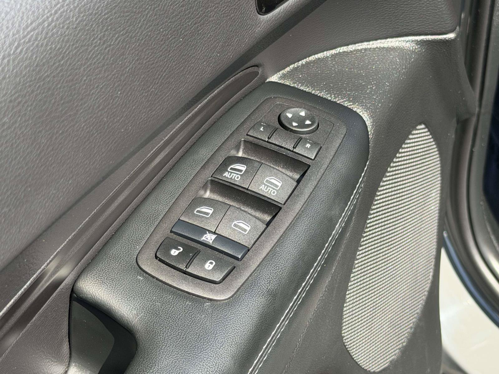 Used 2024 Dodge Durango SXT w/ SXT Blacktop Group AWD/4WD image 23