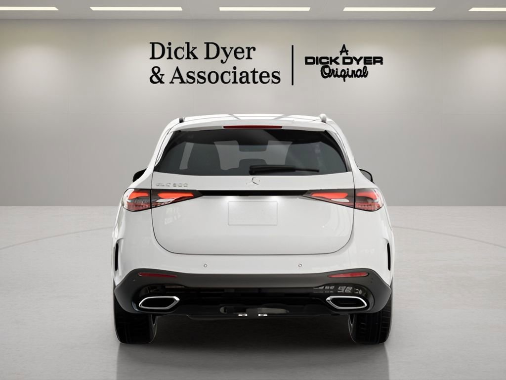 Used 2025 Mercedes-Benz GLC 300 image 12