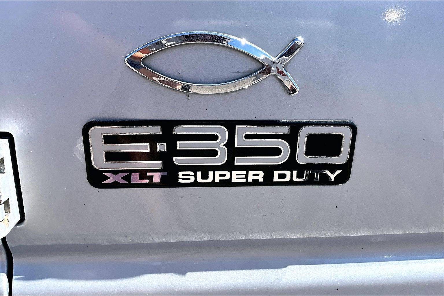 Used 2005 Ford E-350 and Econoline 350 XL RWD image 25