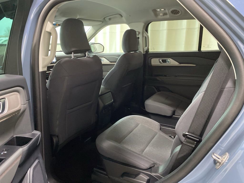 Used 2025 Ford Explorer Active image 16