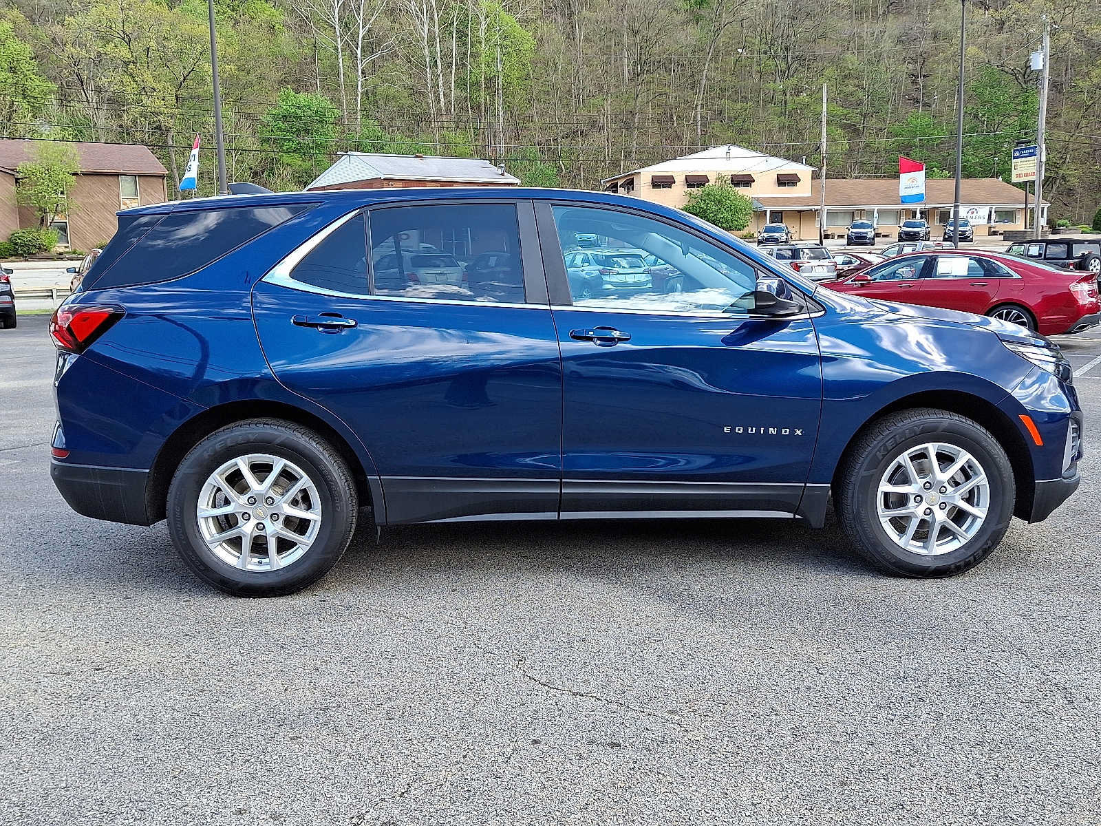 Used 2023 Chevrolet Equinox LT AWD/4WD image 7