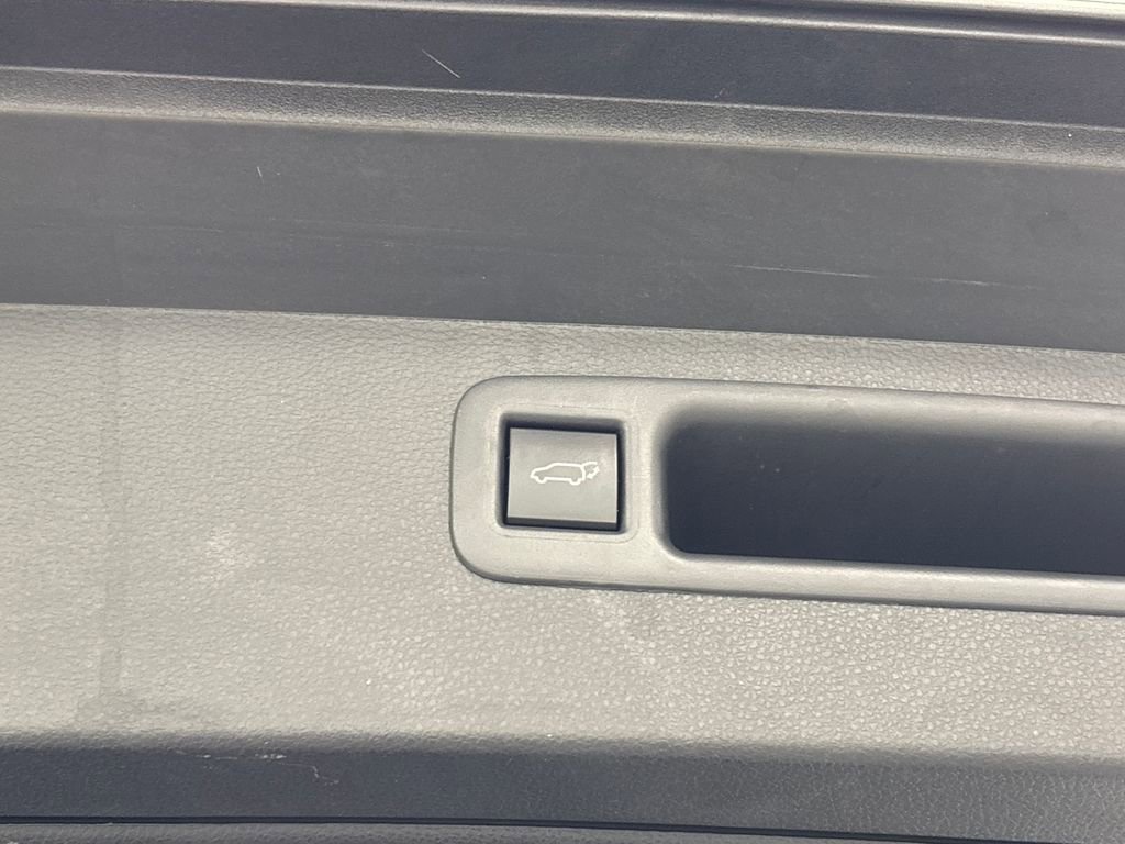 Used 2023 Toyota Highlander XLE image 35