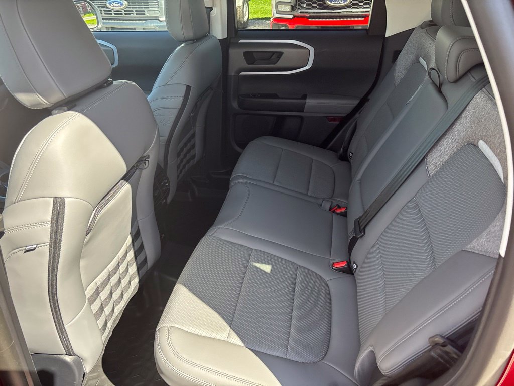 Used 2025 Ford Bronco Sport Badlands AWD/4WD image 16