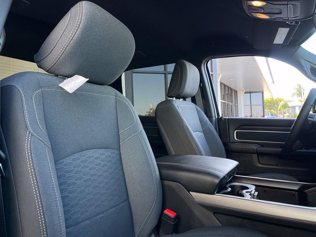 New 2027 RAM 3500 Big Horn AWD/4WD image 19