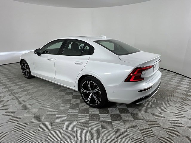 Used 2024 Volvo S60 B5 Plus image 4