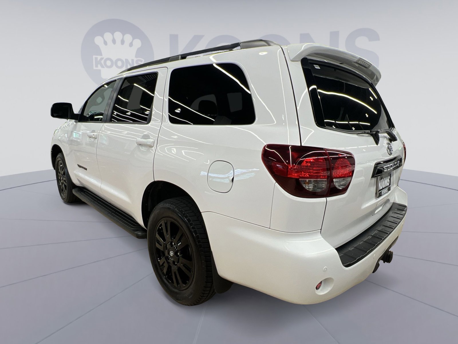 Used 2018 Toyota Sequoia TRD Sport AWD/4WD image 4
