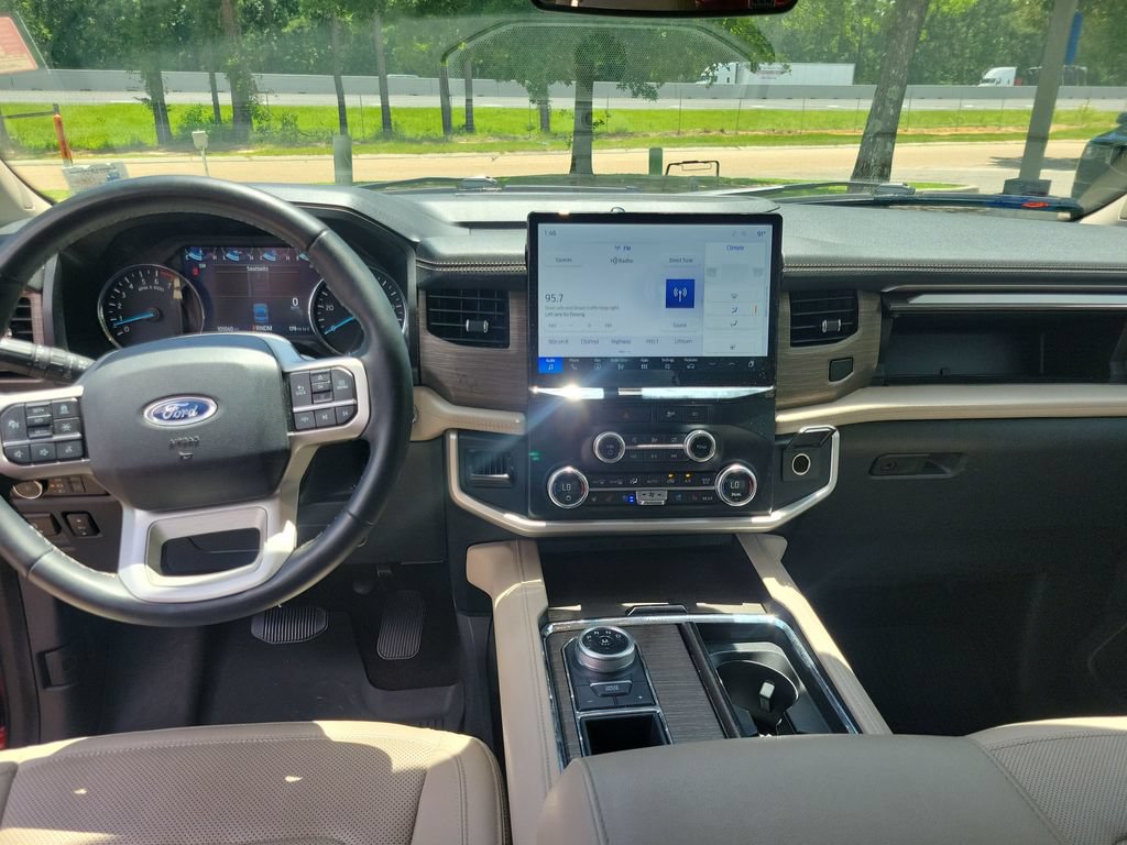 Used 2022 Ford Expedition Limited RWD image 18