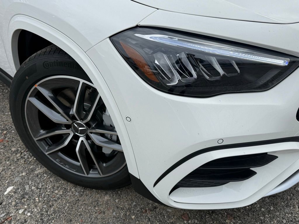 New 2026 Mercedes-Benz GLA 35 AMG 4MATIC image 12