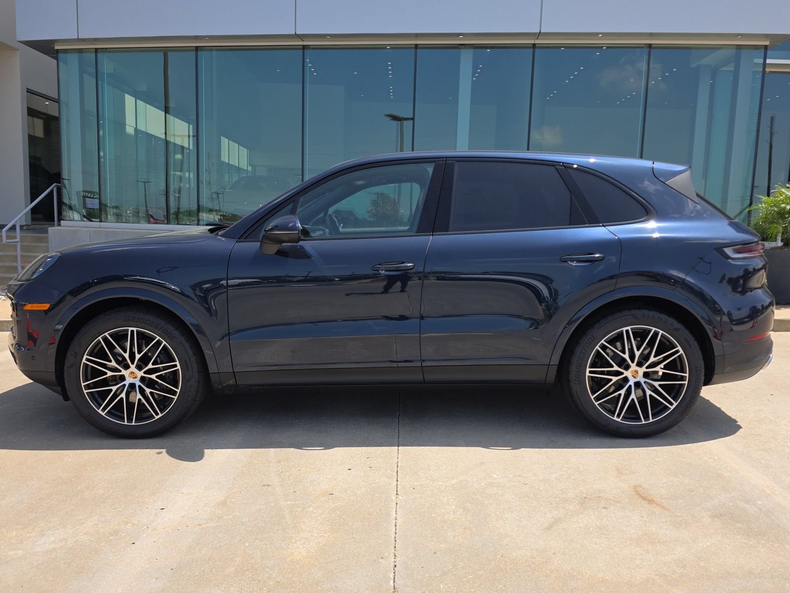 New 2026 Porsche Cayenne AWD/4WD image 2