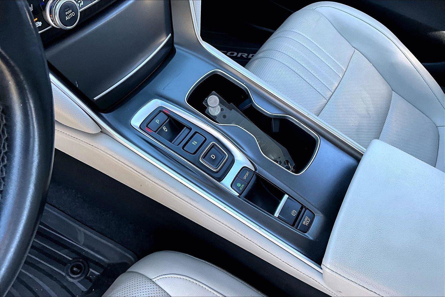 Used 2022 Honda Accord Touring image 13