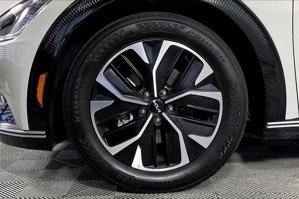 Used 2023 Kia EV6 Wind image 8