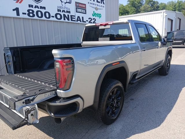 Used 2025 GMC Sierra 2500 AT4 w/ AT4 Premium Plus Package AWD/4WD image 3