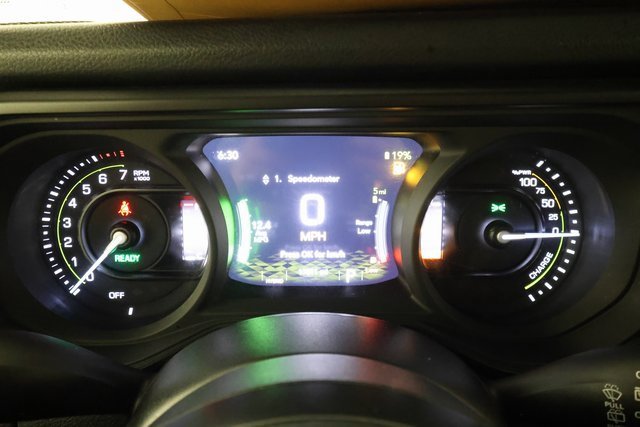 Used 2024 Jeep Wrangler Unlimited image 13