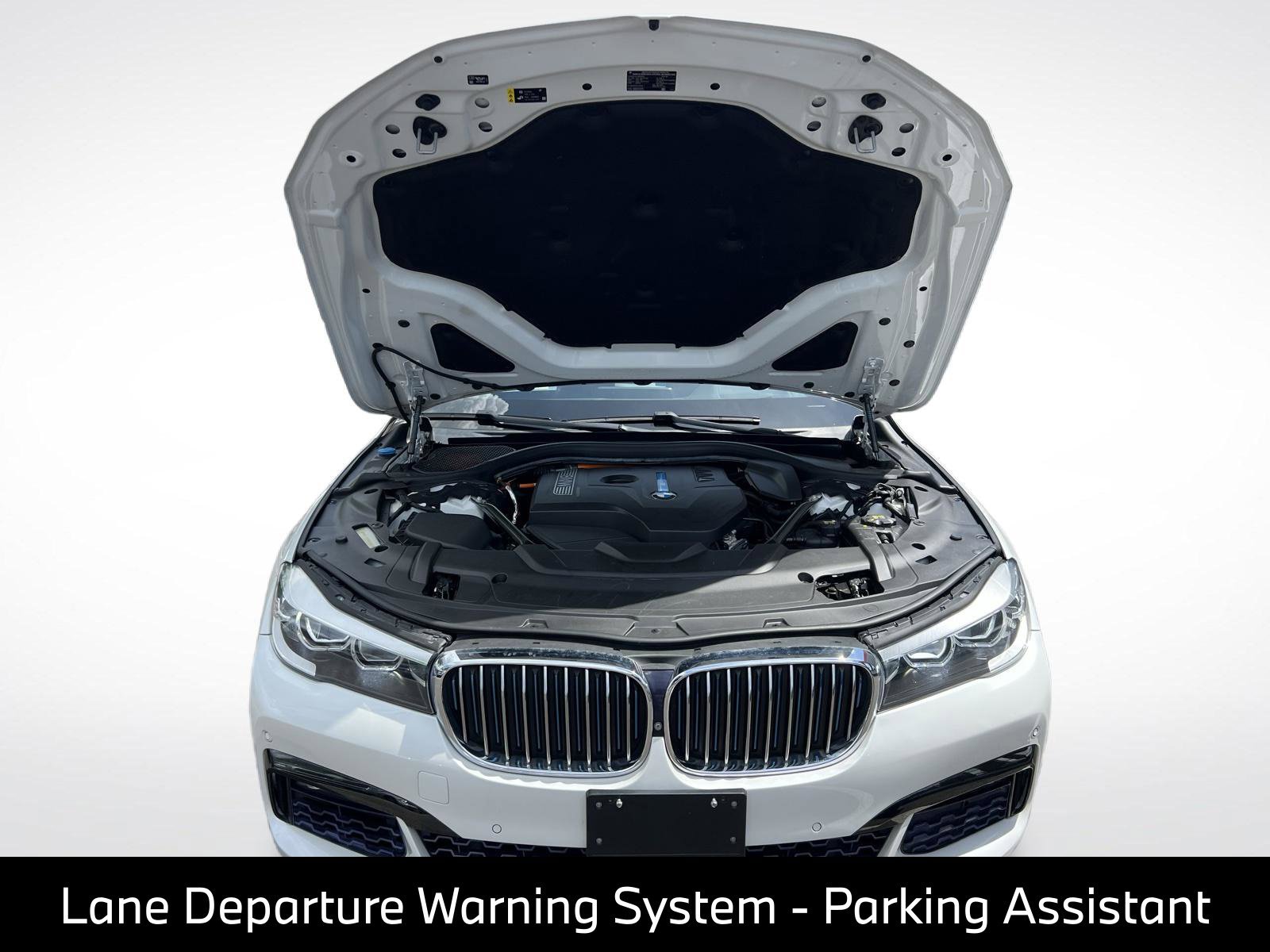 Used 2018 BMW 740e xDrive w/ M Sport Package AWD/4WD image 17
