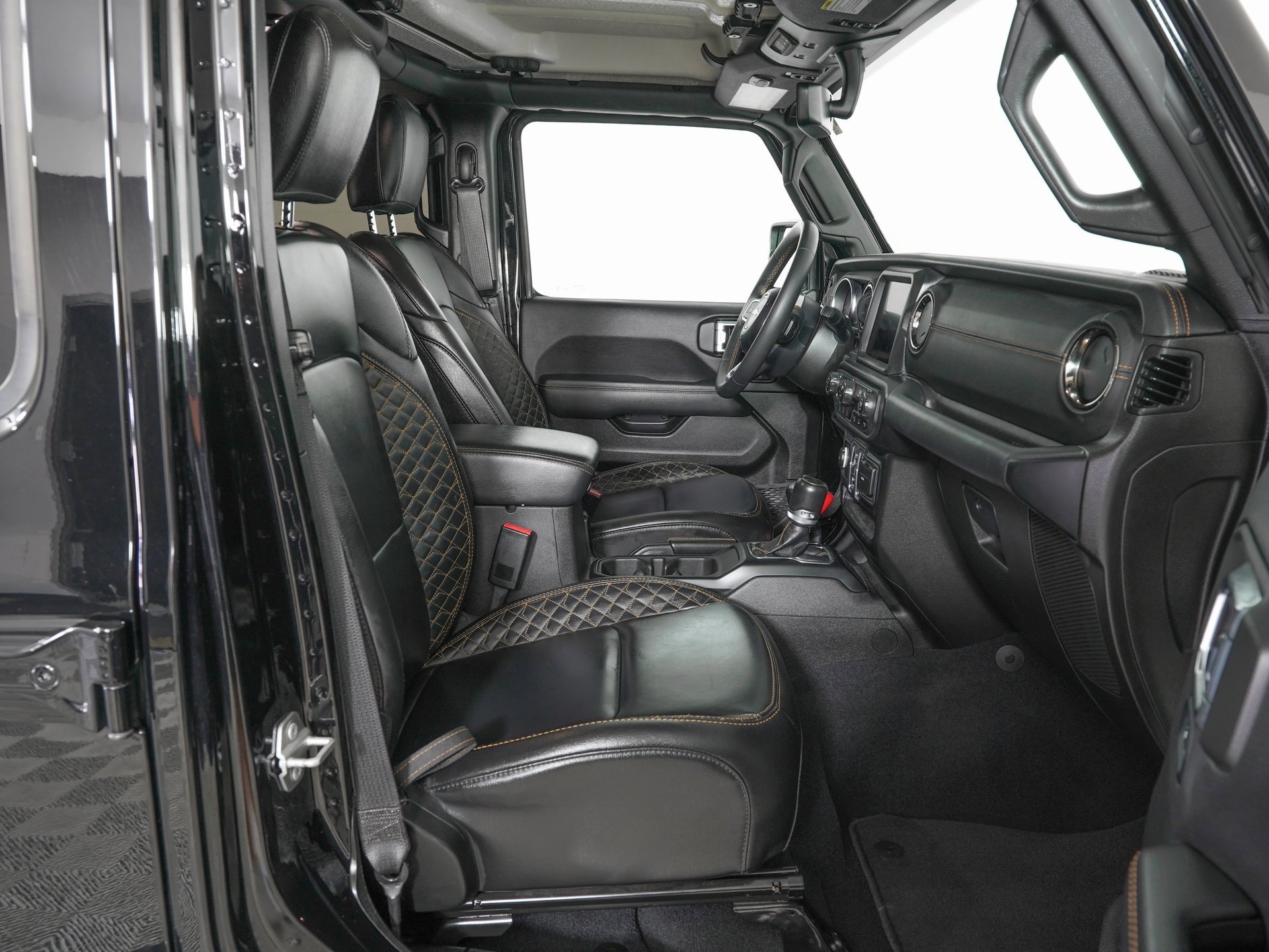 Used 2023 Jeep Gladiator Overland image 10