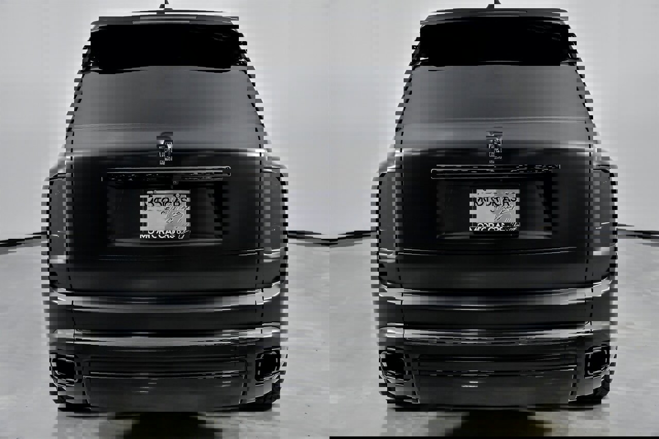Used 2023 Rolls-Royce Cullinan Black Badge w/ Driver's Package image 11