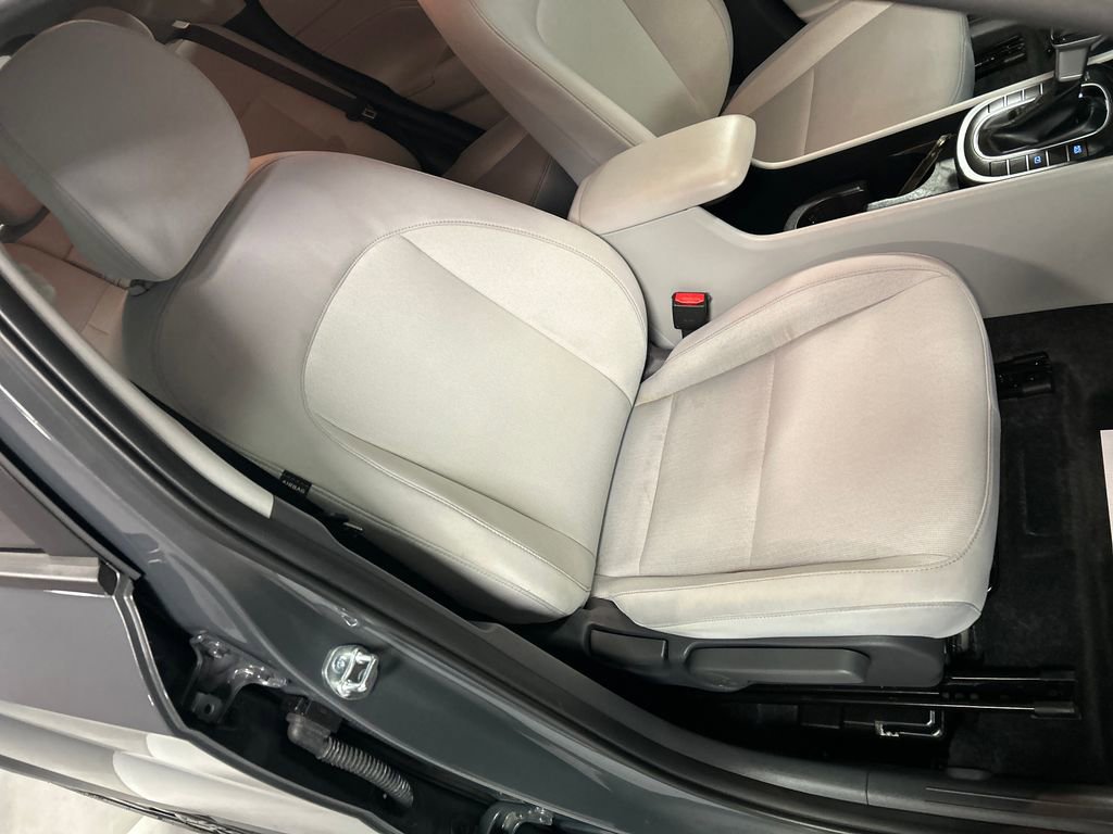 Used 2025 Hyundai Kona SEL FWD image 23