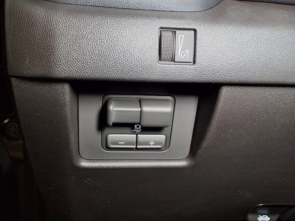 New 2026 GMC Canyon Elevation w/ Convenience Package RWD image 17