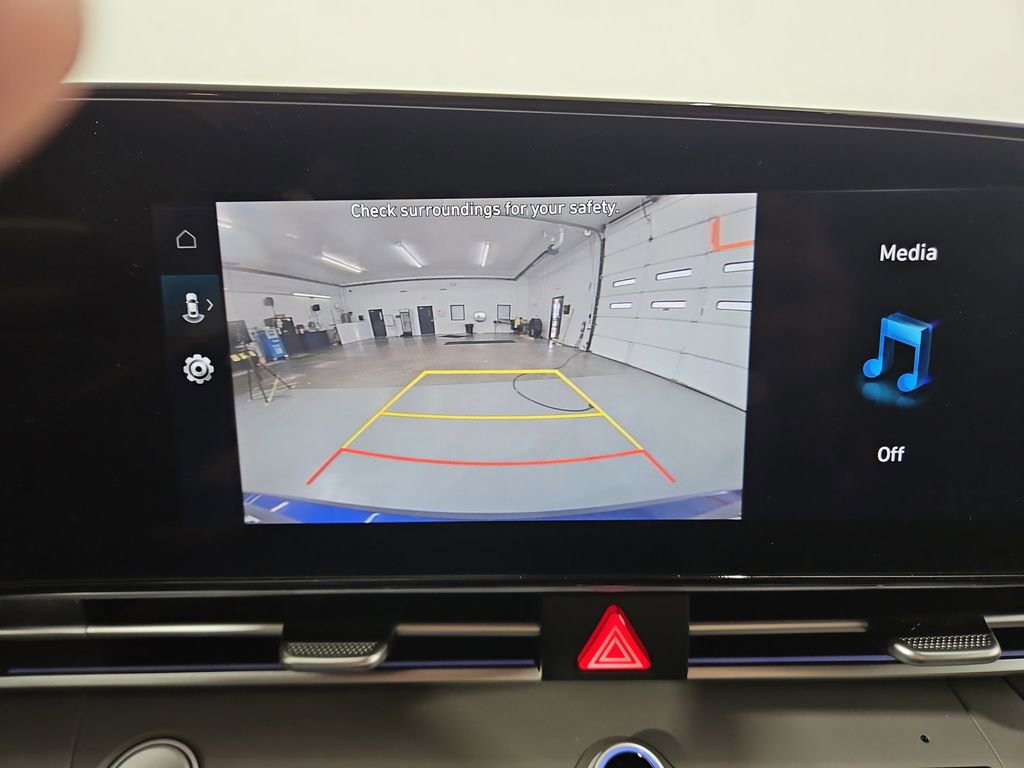 Certified 2024 Hyundai Elantra SEL image 22