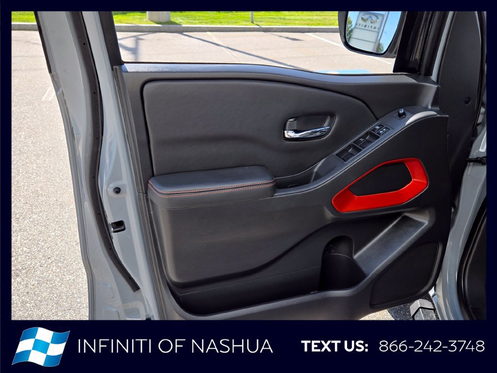 Used 2023 Nissan Frontier PRO-4X w/ Pro Convenience Package AWD/4WD image 9