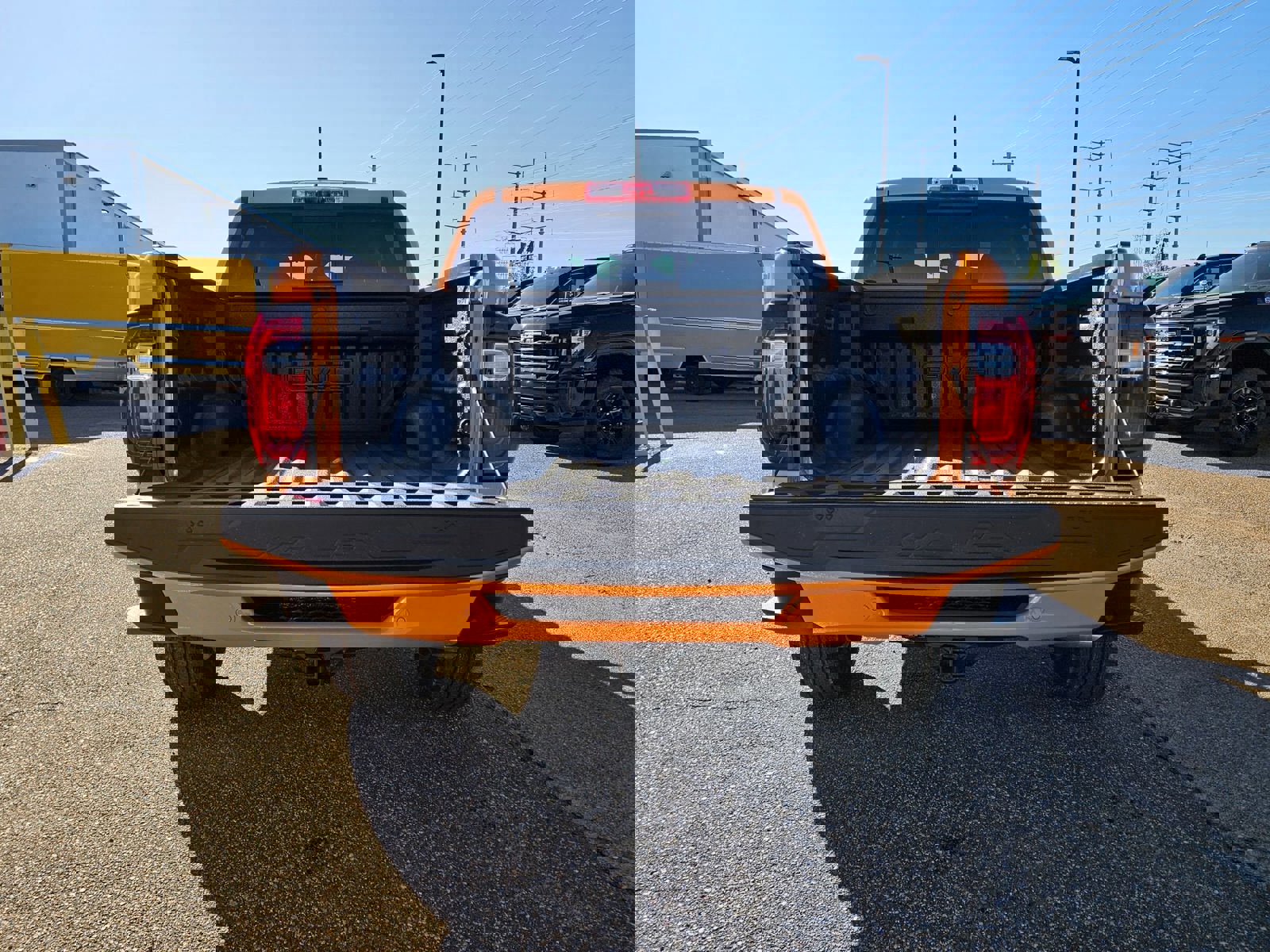 New 2026 GMC Canyon AT4 w/ AT4 Premium Package image 4