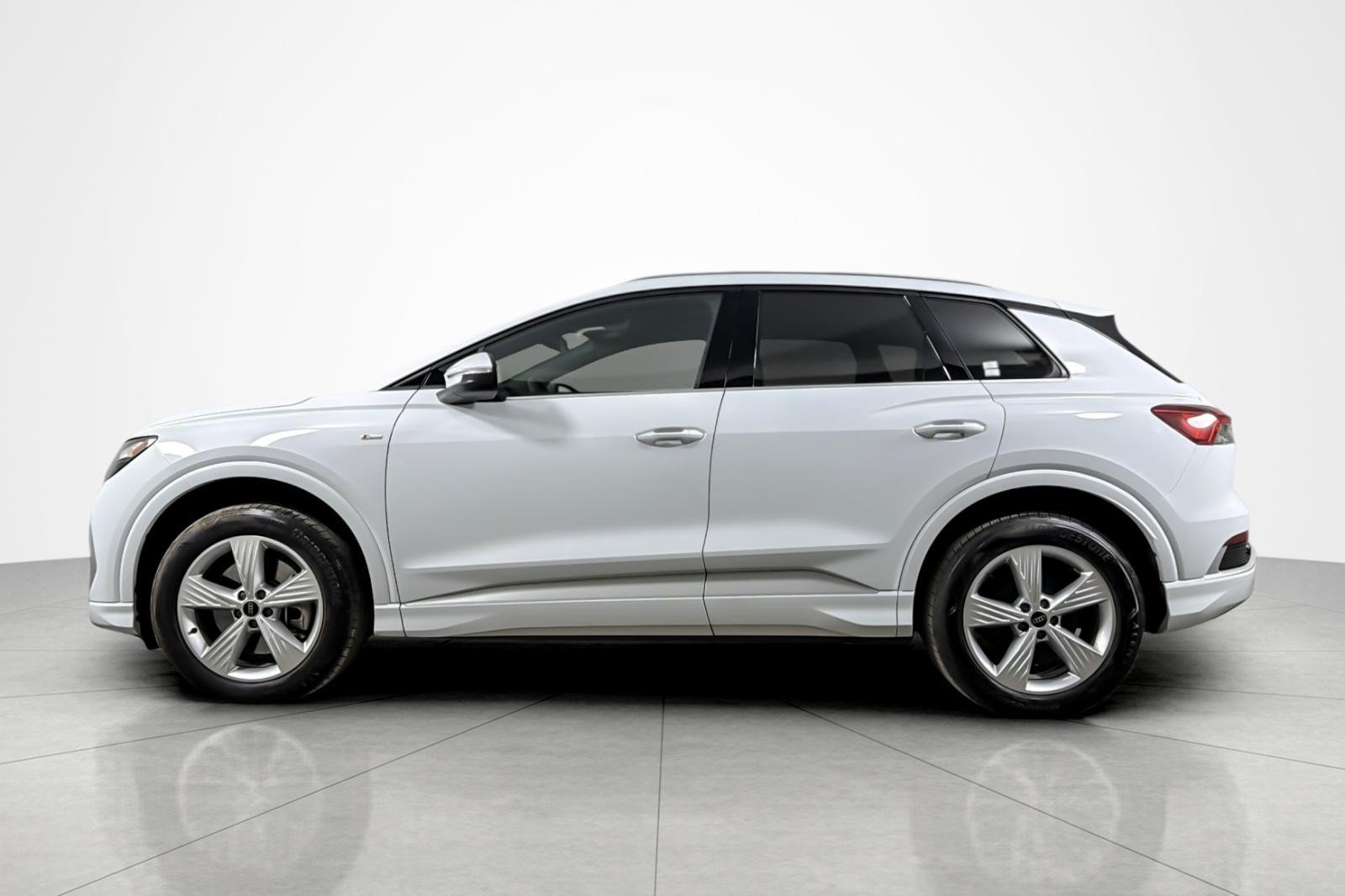 Used 2024 Audi Q4 e-tron Premium AWD/4WD video 2