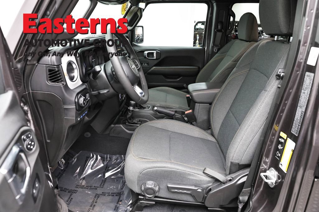 Used 2025 Jeep Wrangler Unlimited Sahara AWD/4WD image 14