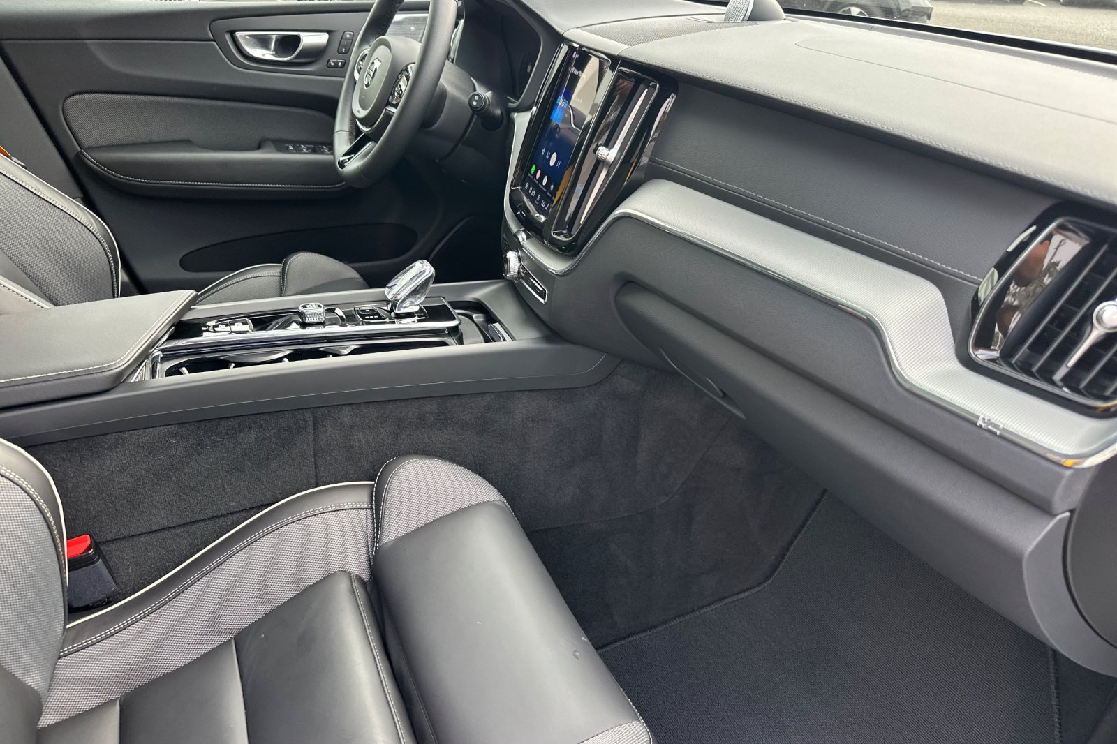 Certified 2024 Volvo XC60 T8 Polestar AWD/4WD image 18