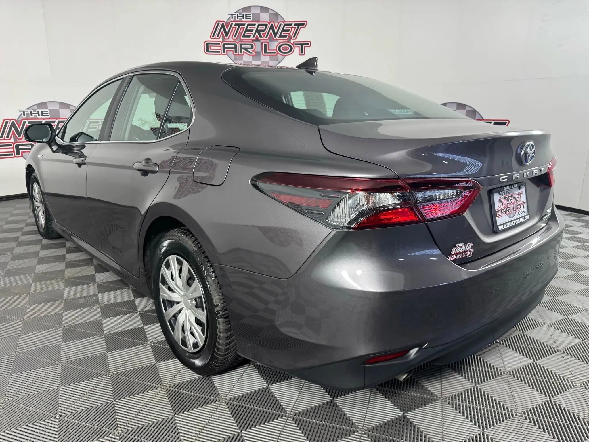 Used 2021 Toyota Camry LE image 25