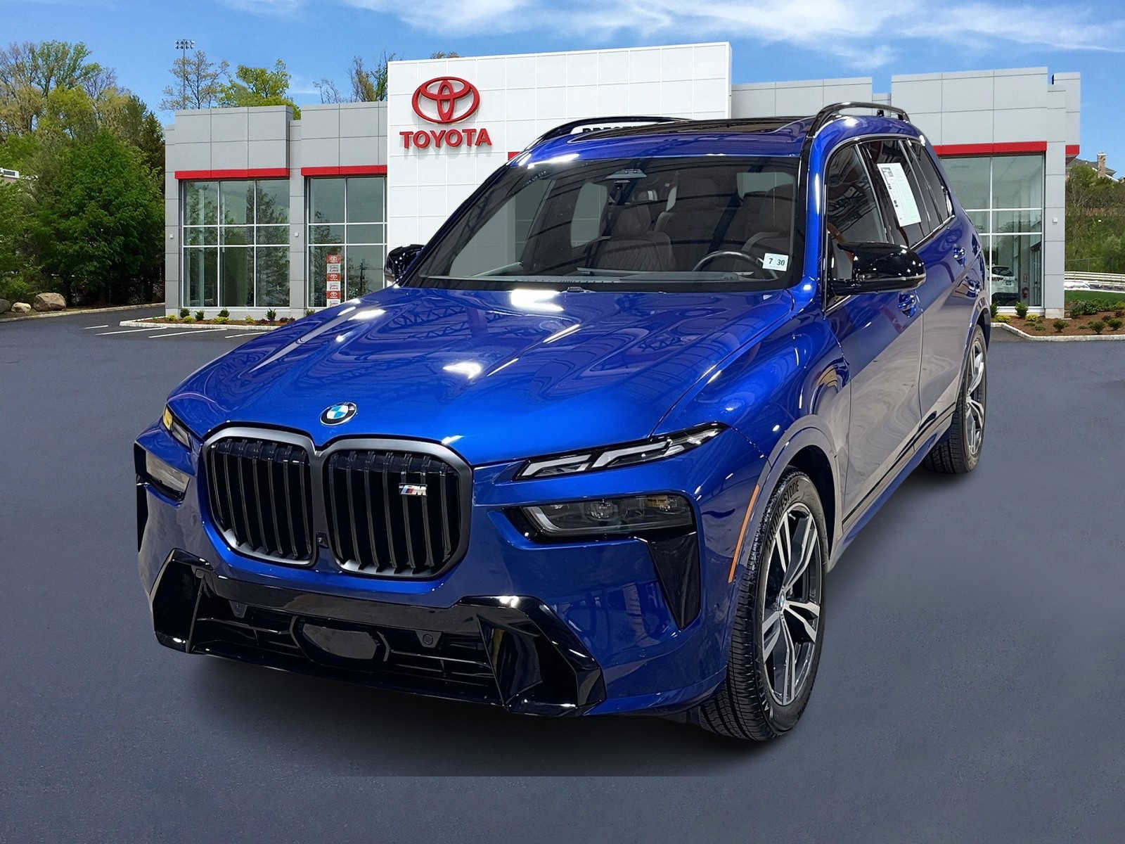 Used 2025 BMW X7 M60i w/ Executive Package AWD/4WD image 1