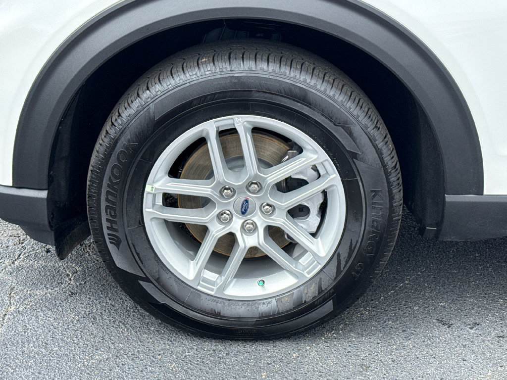 Certified 2026 Ford Explorer Active RWD image 11