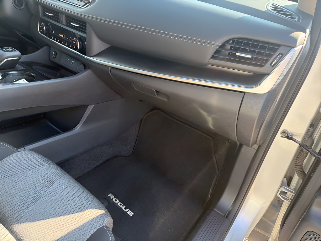 Certified 2024 Nissan Rogue SV AWD/4WD image 17