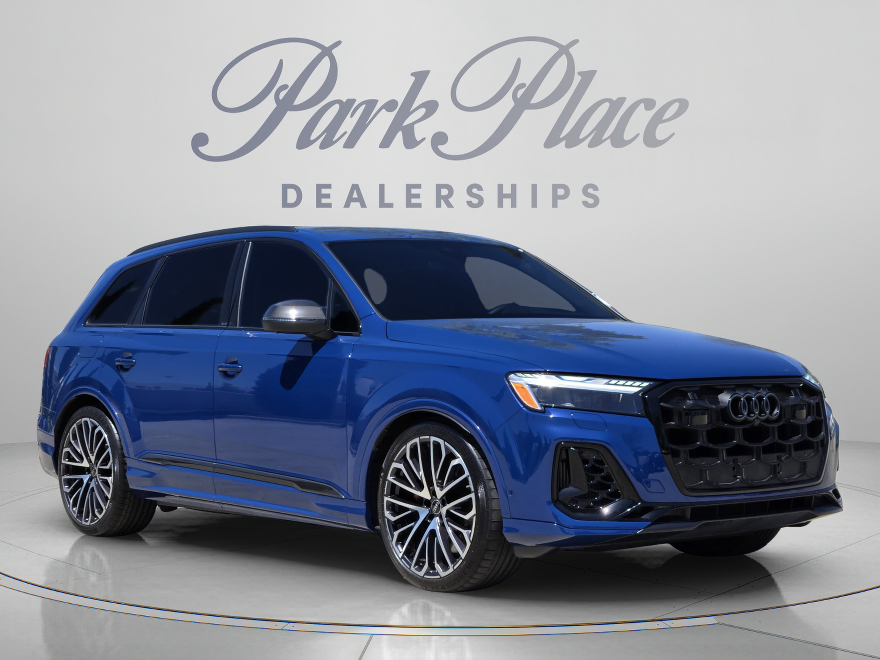 Used 2025 Audi SQ7 Prestige AWD/4WD image 7
