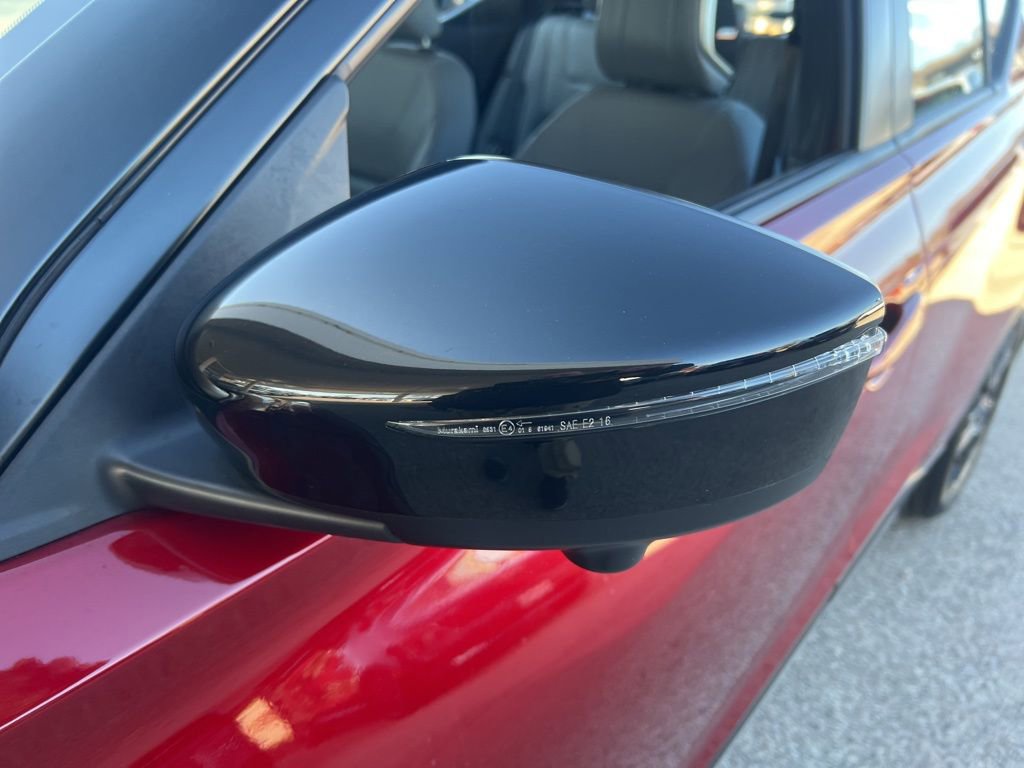 Used 2023 Nissan Kicks SR w/ SR Premium Package image 32