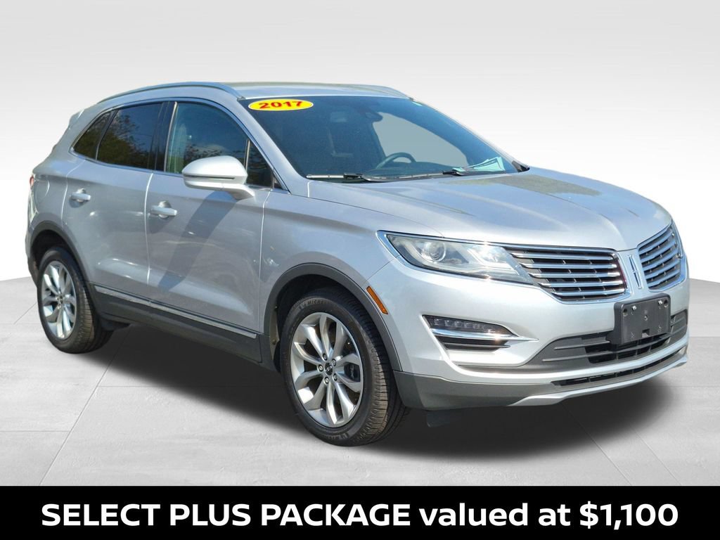 Used 2017 Lincoln MKC Select w/ Select Plus Package AWD/4WD image 4