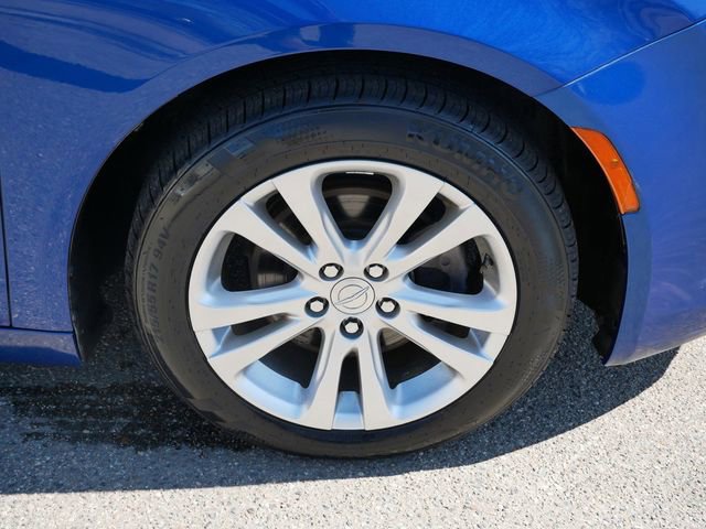 Used 2015 Chrysler 200 Limited w/ Convenience Group FWD image 7