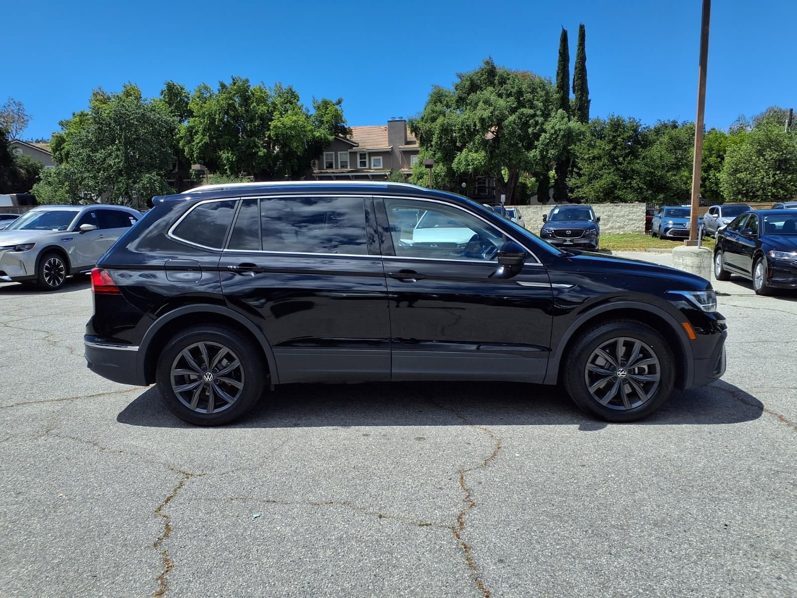 Certified 2023 Volkswagen Tiguan SE FWD image 5