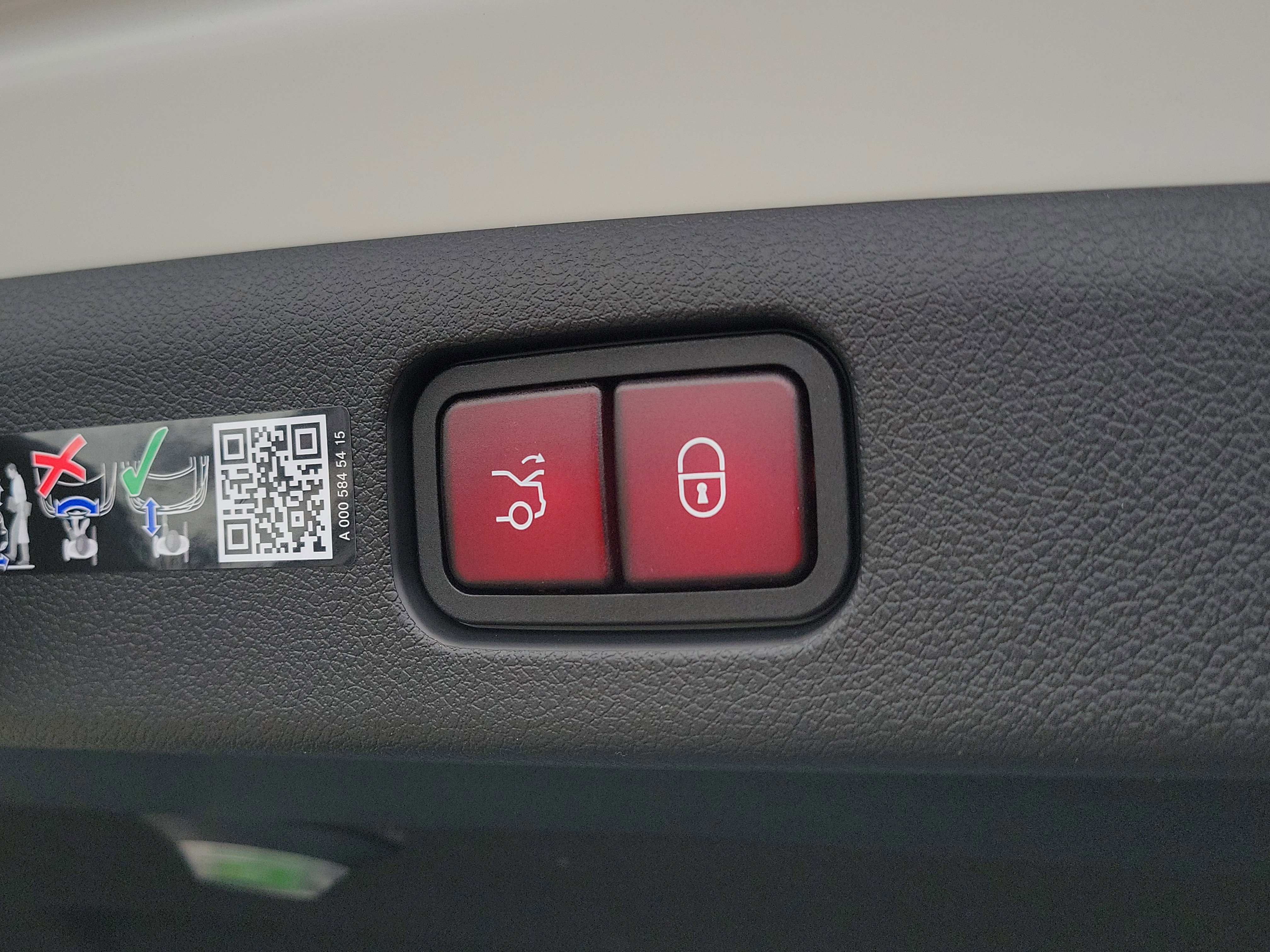 New 2026 Mercedes-Benz E 53 AMG e 4MATIC Sedan image 6