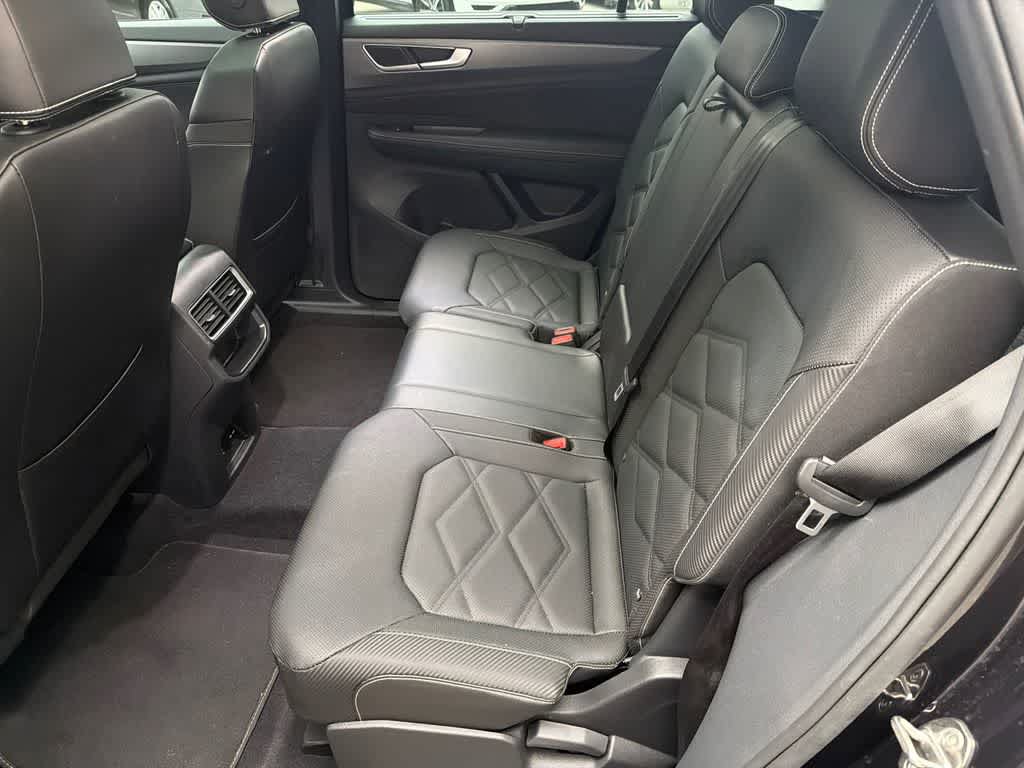 Used 2024 Volkswagen Atlas Cross Sport SE FWD image 21