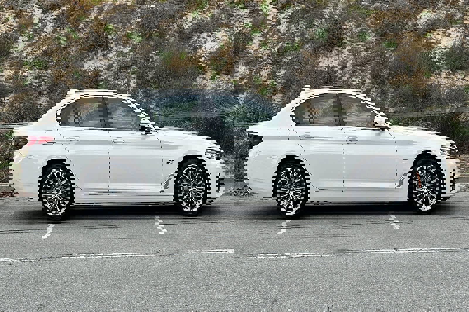 Certified 2023 BMW 530e 530e w/ Convenience Package image 6